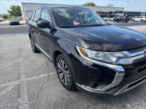 2019 Mitsubishi Outlander ES