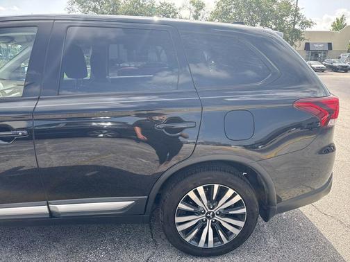 2019 Mitsubishi Outlander ES