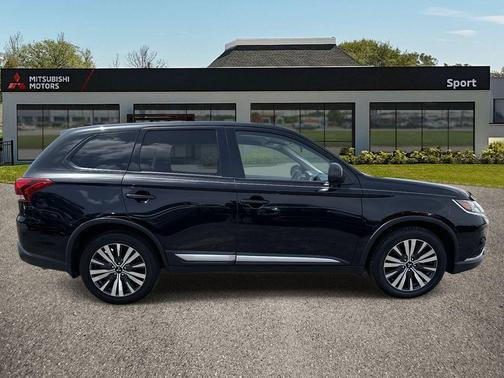 2019 Mitsubishi Outlander ES