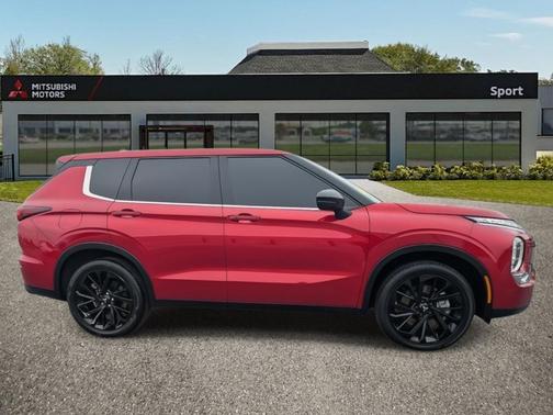 2025 Mitsubishi Outlander SE