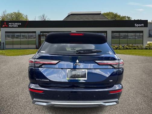 2025 Mitsubishi Outlander SE