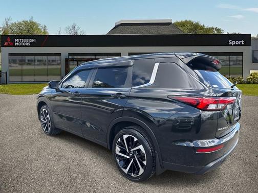 2022 Mitsubishi Outlander ES