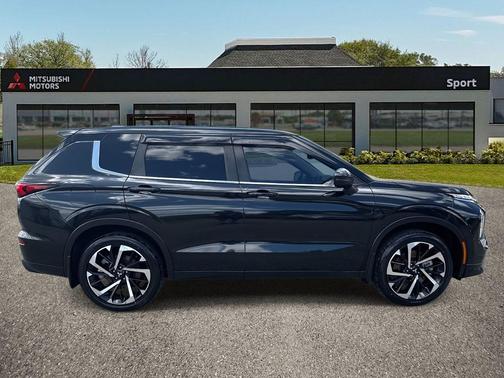 2022 Mitsubishi Outlander ES