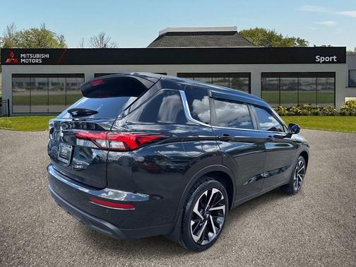 2022 Mitsubishi Outlander ES