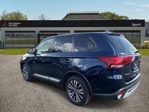 2020 Mitsubishi Outlander SE