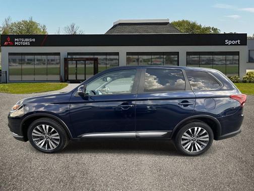 2020 Mitsubishi Outlander SE