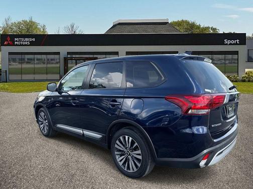 2020 Mitsubishi Outlander SE
