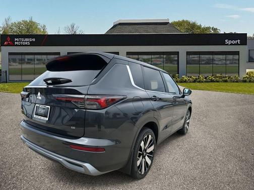 2025 Mitsubishi Outlander SE