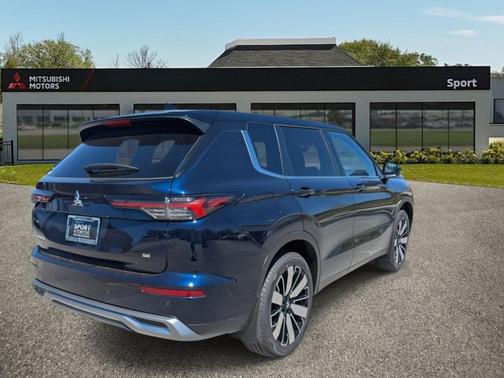 2025 Mitsubishi Outlander SE
