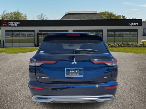2025 Mitsubishi Outlander SE