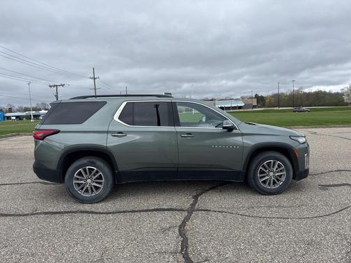 2022 Chevrolet Traverse LT Cloth