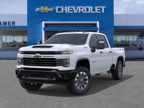 Summit White 2026 Chevrolet Silverado 2500 Custom