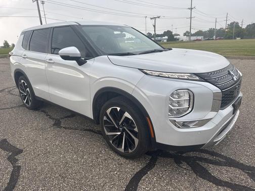 2022 Mitsubishi Outlander SE