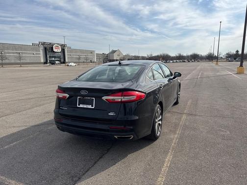 2020 Ford Fusion SE