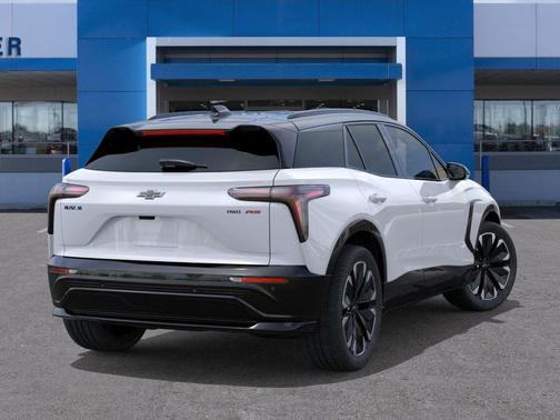 Polar White Tricoat 2026 Chevrolet Blazer EV AWD RS