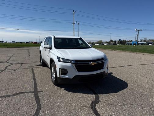 2023 Chevrolet Traverse LS