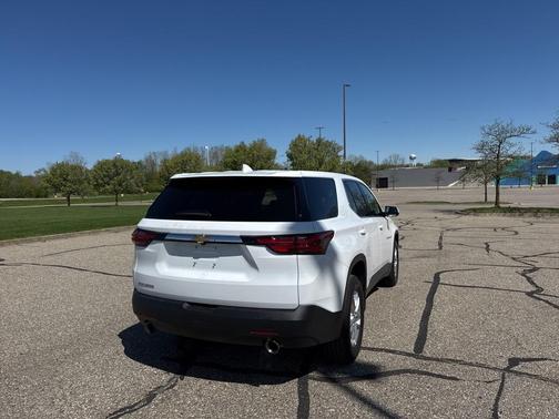 2023 Chevrolet Traverse LS