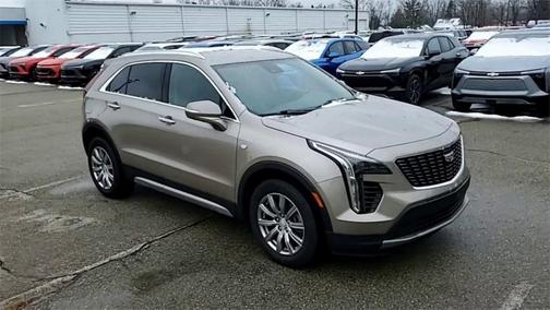 2022 Cadillac XT4 Premium Luxury
