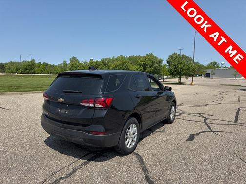 2022 Chevrolet Equinox LS