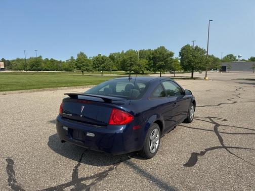 2009 Pontiac G5 Base