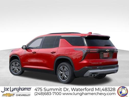 Radiant Red Tintcoat 2026 Chevrolet Traverse LT