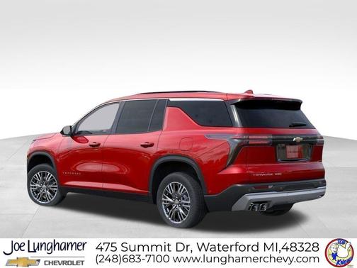 Radiant Red Tintcoat 2026 Chevrolet Traverse LT