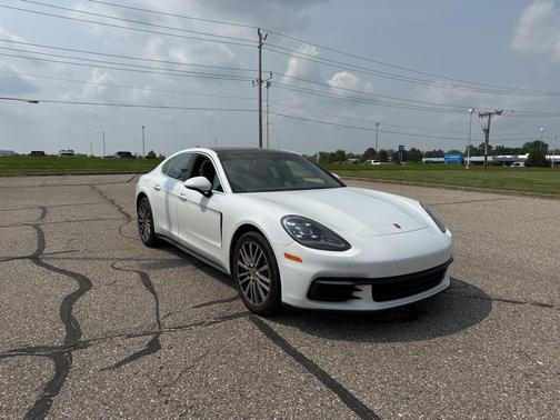 2017 Porsche Panamera 4S