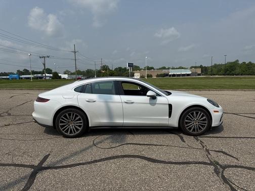 2017 Porsche Panamera 4S