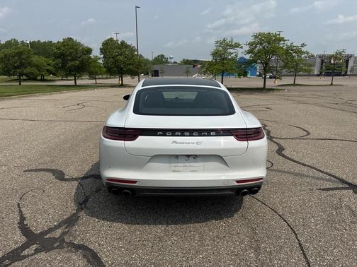 2017 Porsche Panamera 4S