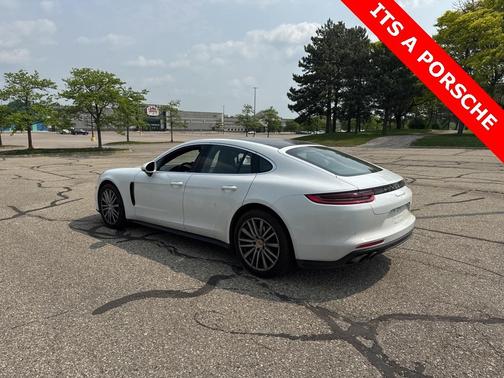 2017 Porsche Panamera 4S