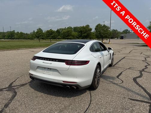2017 Porsche Panamera 4S