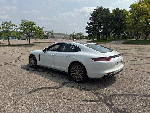 2017 Porsche Panamera 4S