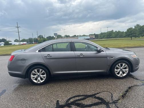 2012 Ford Taurus SEL