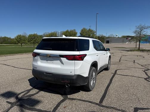 2022 Chevrolet Traverse LT Cloth