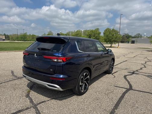 2022 Mitsubishi Outlander SE