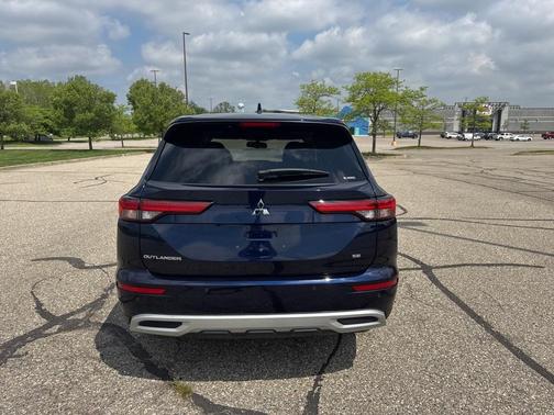 2022 Mitsubishi Outlander SE