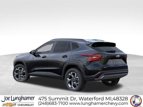 Mosaic Black Metallic 2026 Chevrolet Trax LT
