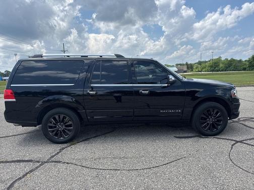 2017 Lincoln Navigator L Select