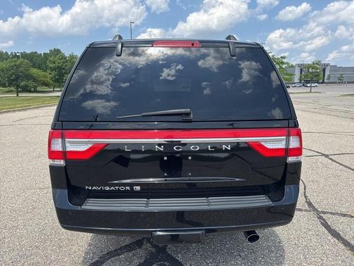 2017 Lincoln Navigator L Select