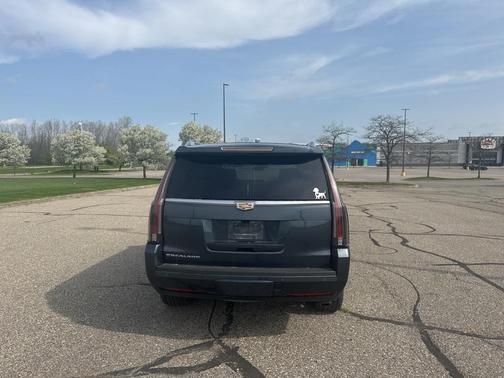 2020 Cadillac Escalade Luxury