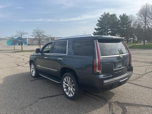 2020 Cadillac Escalade Luxury