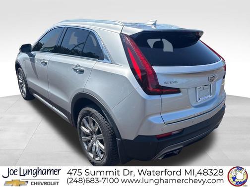 Radiant Silver Metallic 2019 Cadillac XT4 Premium Luxury