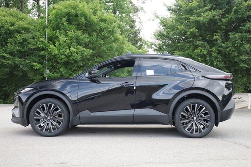 Midnight Black Metallic 2026 Toyota C-HR XSE