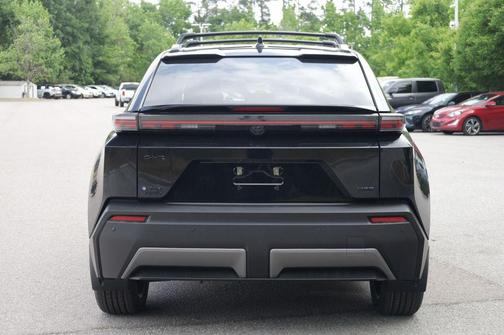 Midnight Black Metallic 2026 Toyota C-HR XSE