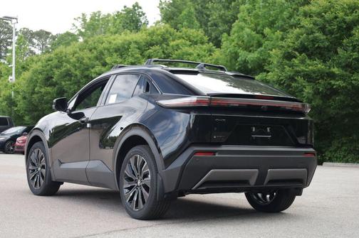 Midnight Black Metallic 2026 Toyota C-HR XSE