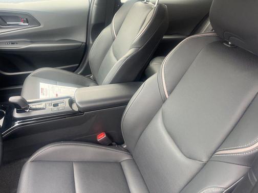 2025 Toyota Prius XLE