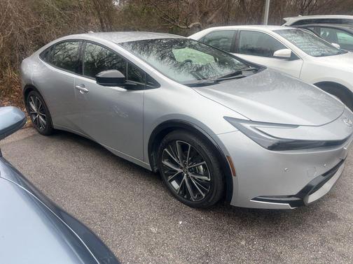 2025 Toyota Prius XLE