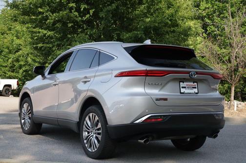 Titanium 2022 Toyota Venza XLE