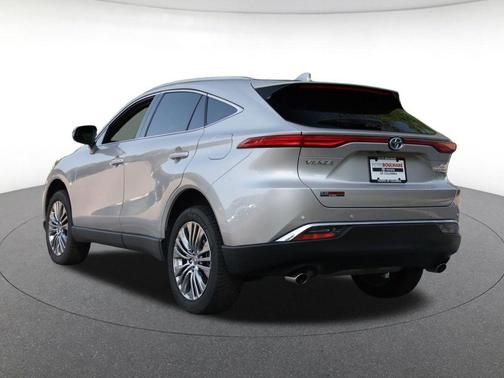 Titanium 2022 Toyota Venza XLE