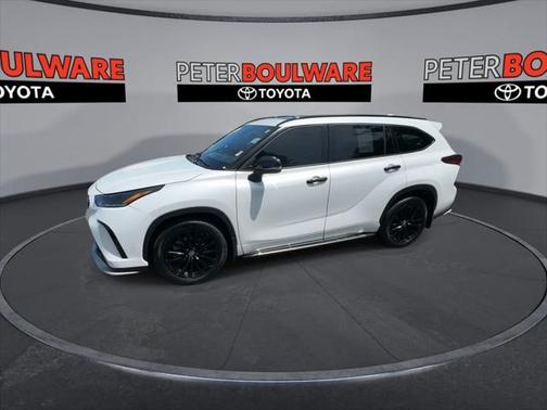 2022 Toyota Highlander XSE